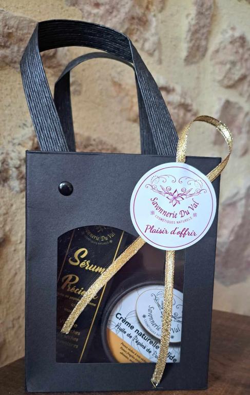 COFFRET CADEAU Cr&egrave;me solide Mains Pieds S&eacute;rum pr&eacute;cieux