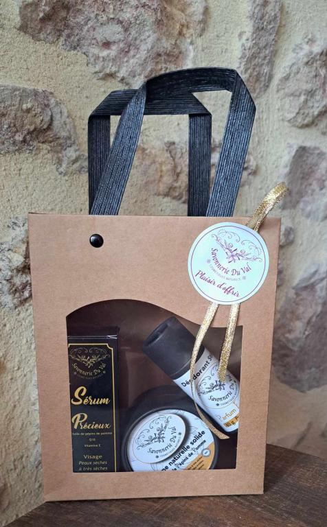 COFFRET CADEAU Cr&egrave;me solide, S&eacute;rum Pr&eacute;cieux et D&eacute;odorant Fruit&eacute; Floral