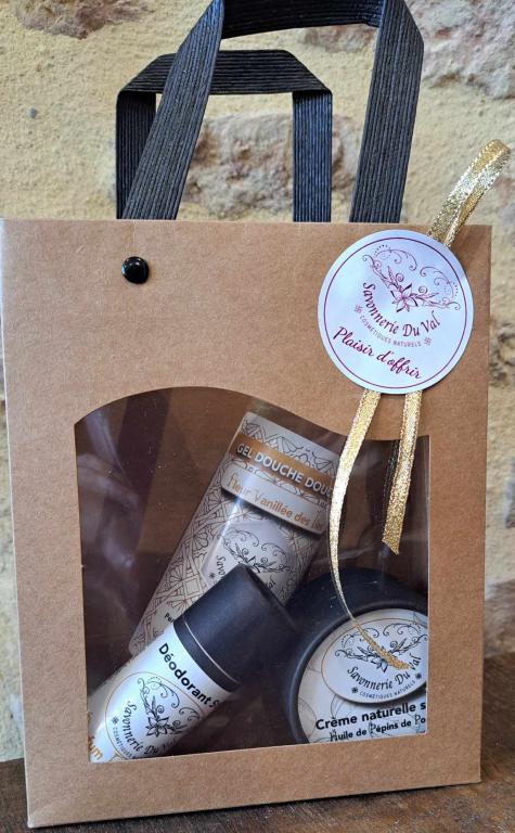 COFFRET CADEAU Huile de douche Cr&egrave;me solide D&eacute;odorant